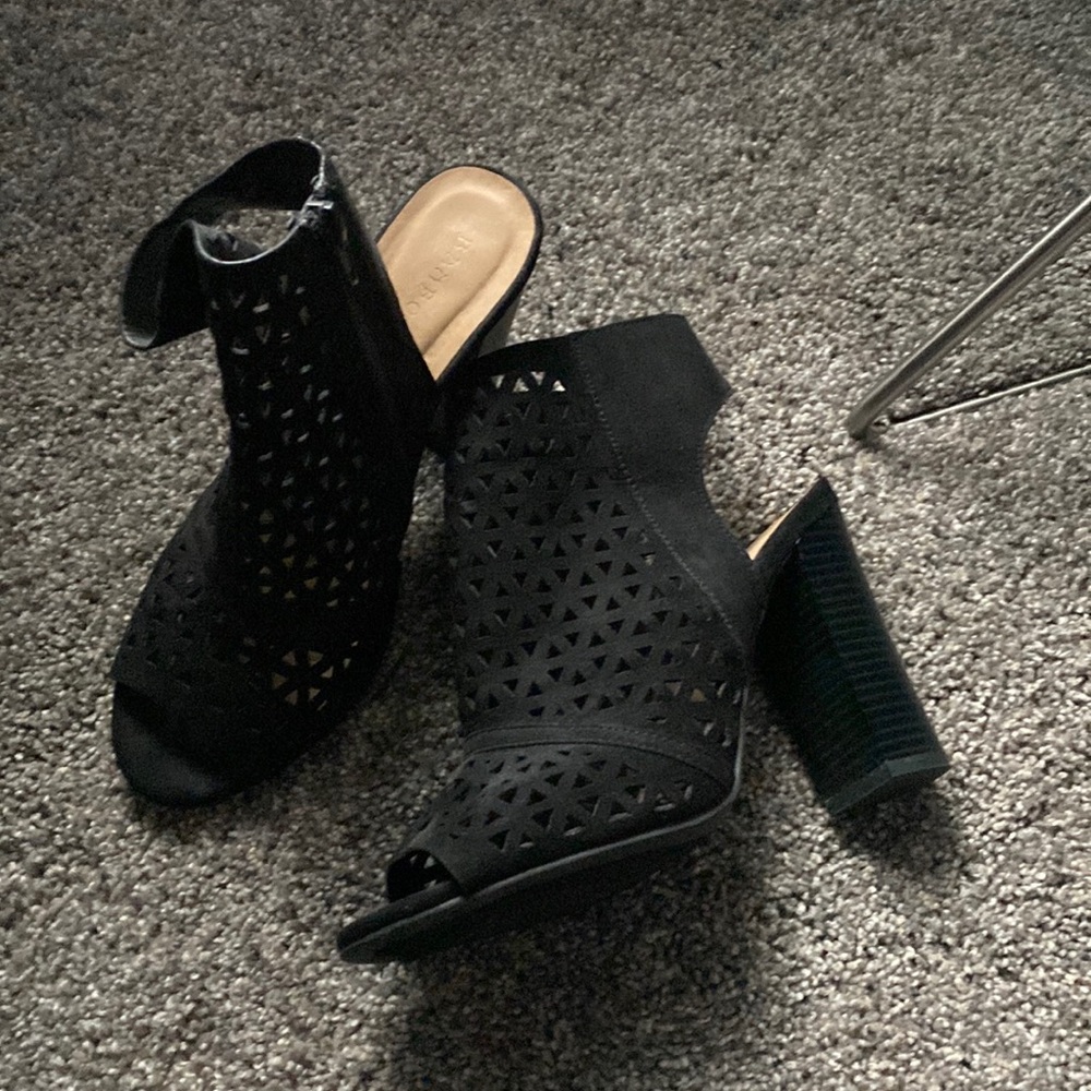 Bamboo black boots. Size 8.5 great condition.
